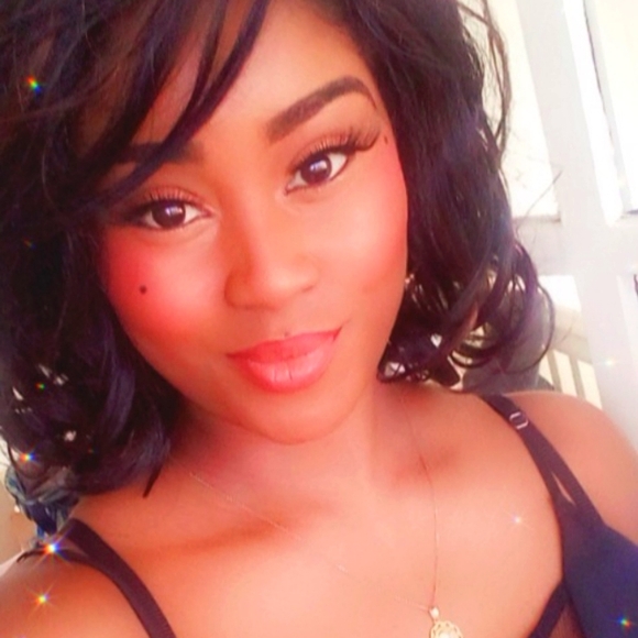 Meet your Posher, BarbieB - Picture 2 of 4